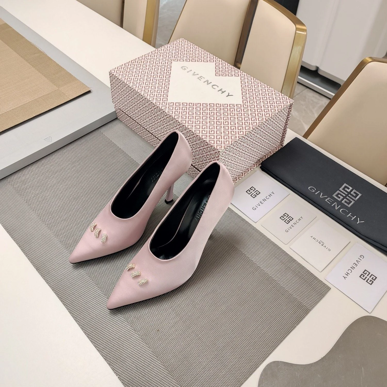 Givenchy Shoes WaterResistant 8022