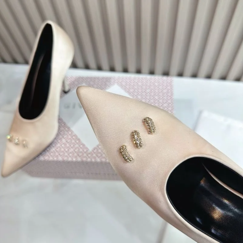 Givenchy Shoes Timeless 12339