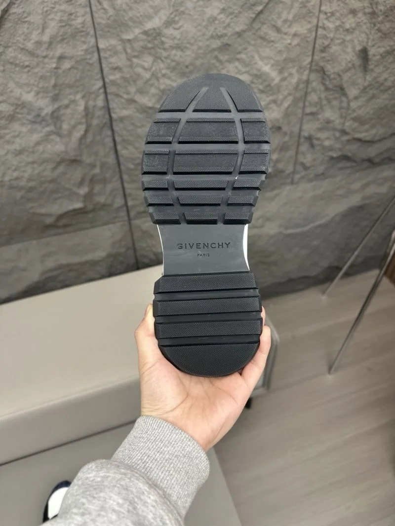 Givenchy Shoes Practical 13927