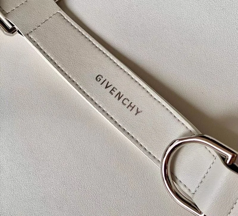 Sustainable Givenchy Shopping Bags 44533