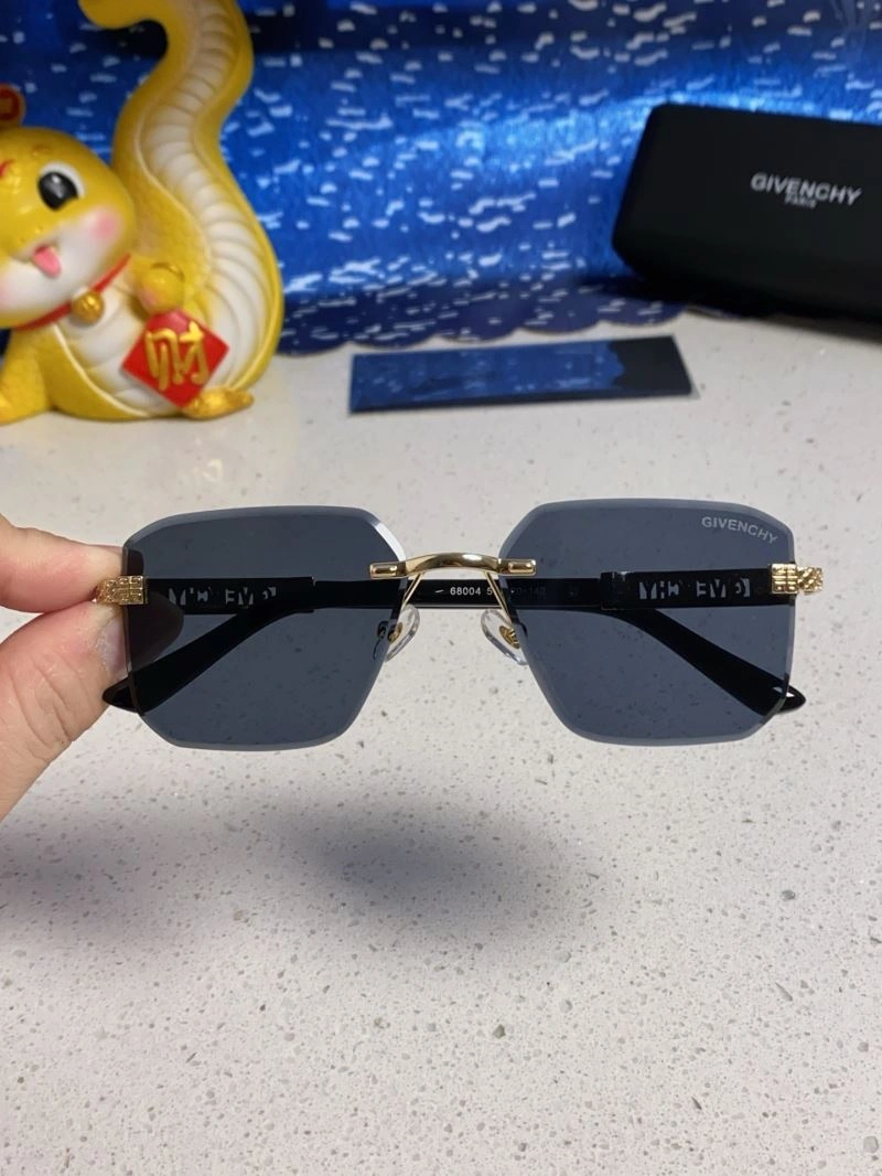 Givenchy Sunglasses WellDesigned 279423