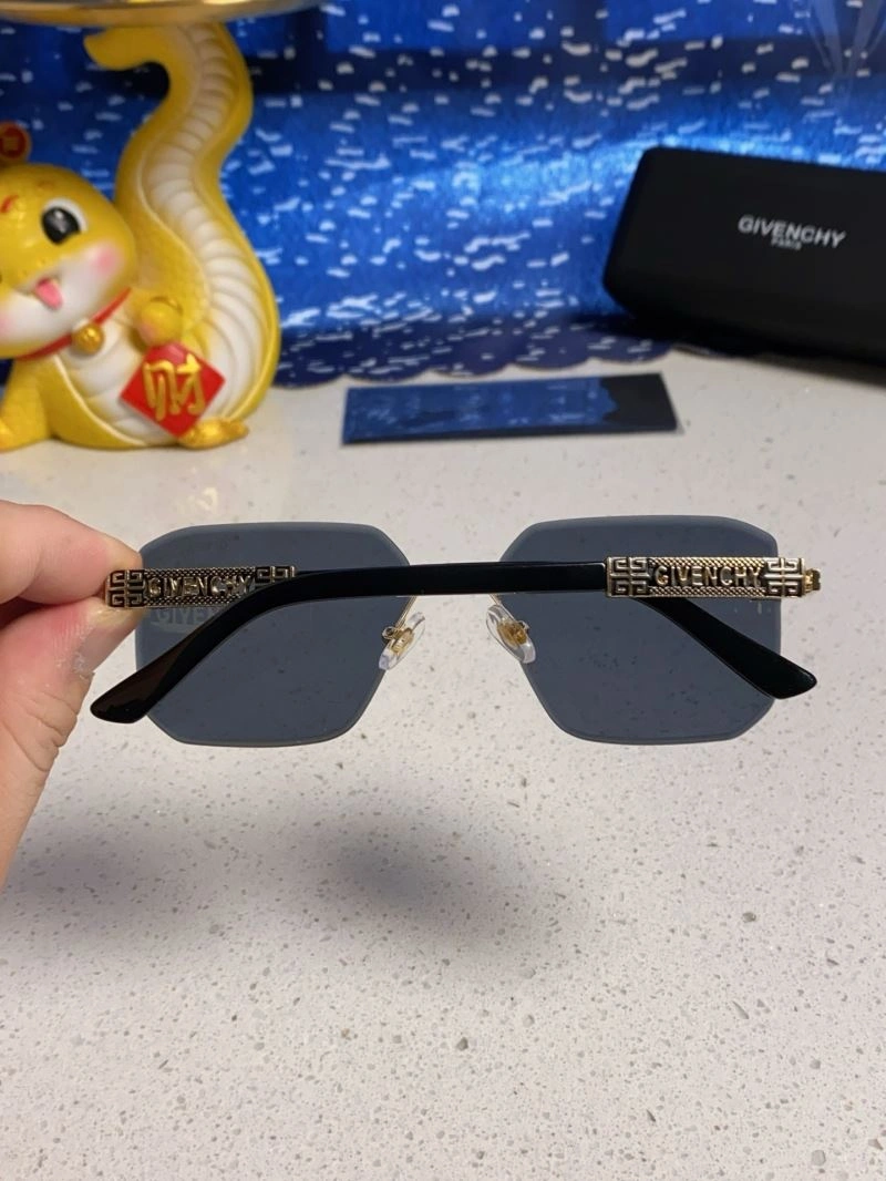 Givenchy Sunglasses WellDesigned 279423