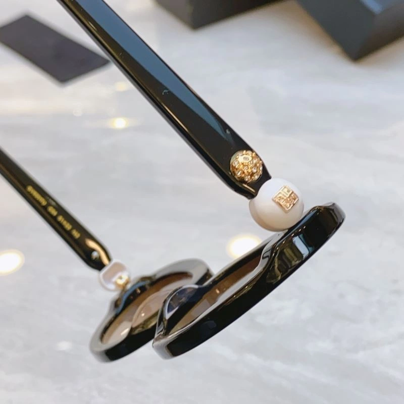 Givenchy Sunglasses AllSeason 279420