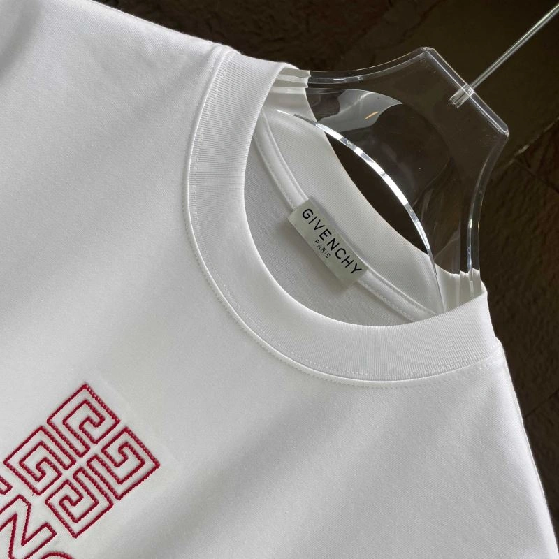 Givenchy T-Shirts Resilient 124146