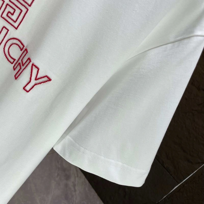 Givenchy T-Shirts Resilient 124146