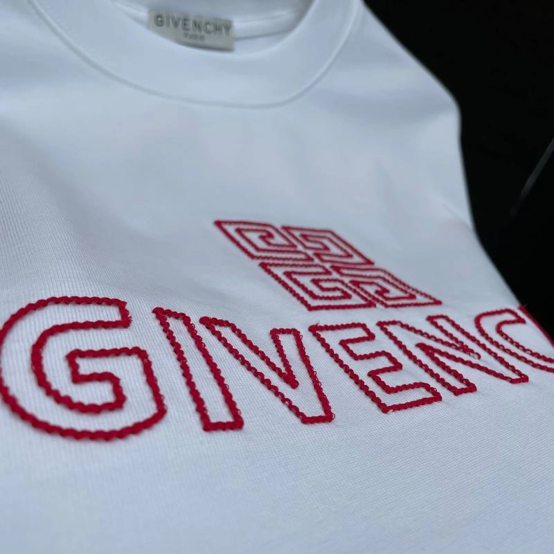 Givenchy T-Shirts Resilient 124146