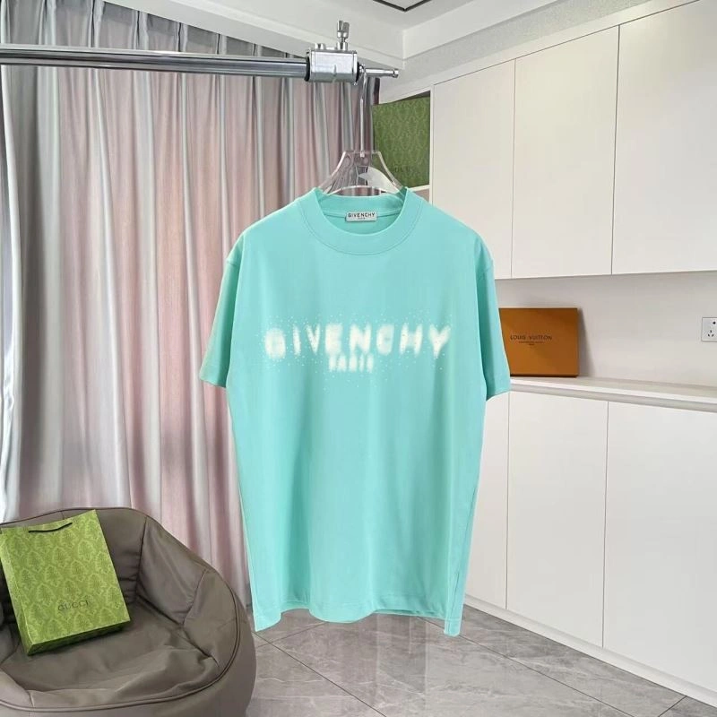 Resilient Givenchy T-Shirts 123539