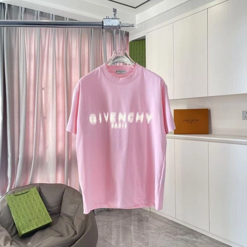 Resilient Givenchy T-Shirts 123539