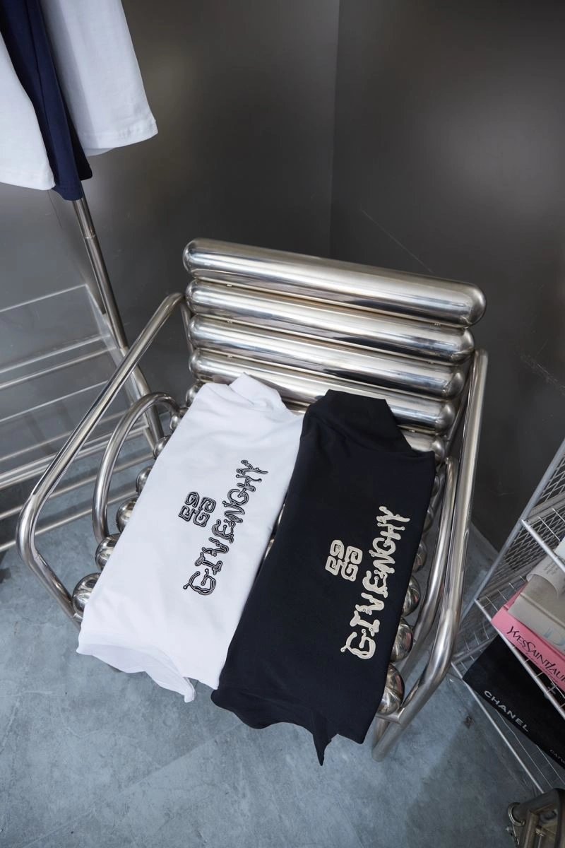 Givenchy T-Shirts TimelessDesign 124144