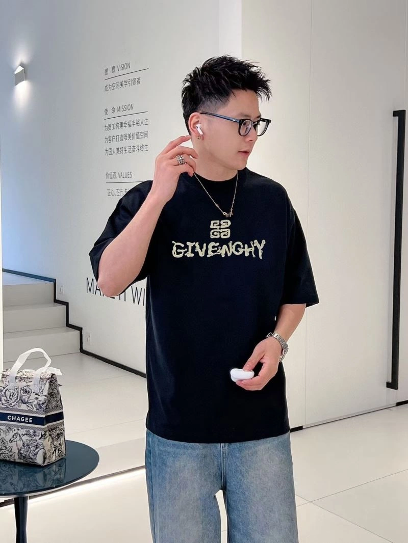 Givenchy T-Shirts TimelessDesign 124144