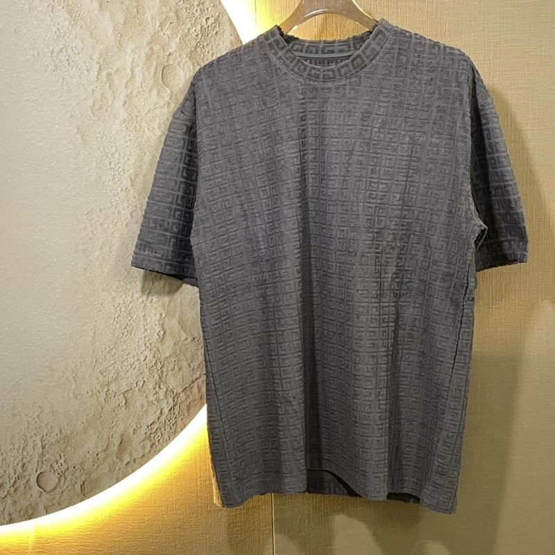 Resilient Givenchy T-Shirts 124122