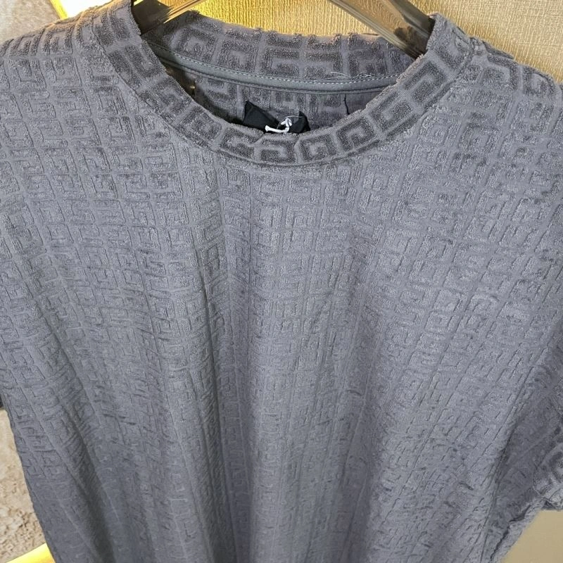 Resilient Givenchy T-Shirts 124122