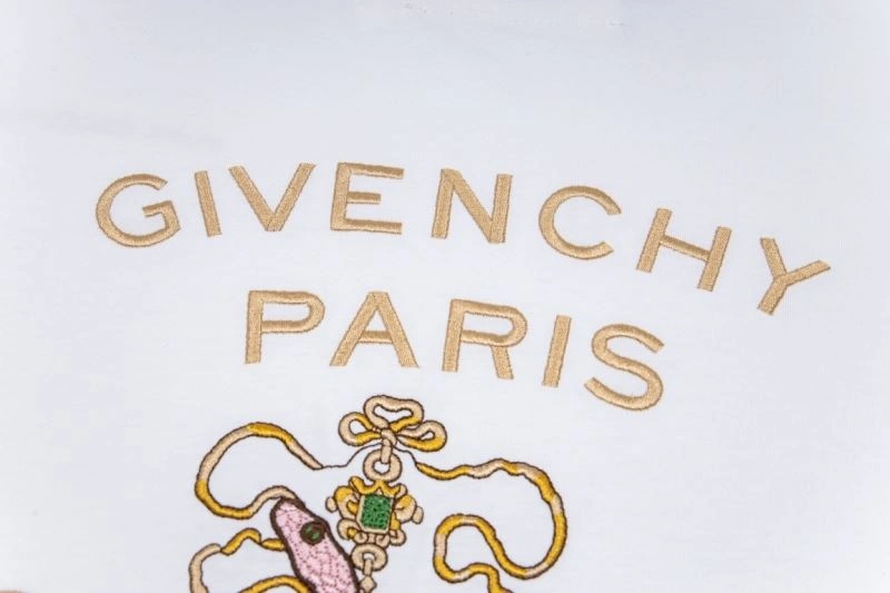 Givenchy T-Shirts Comfortable 124139