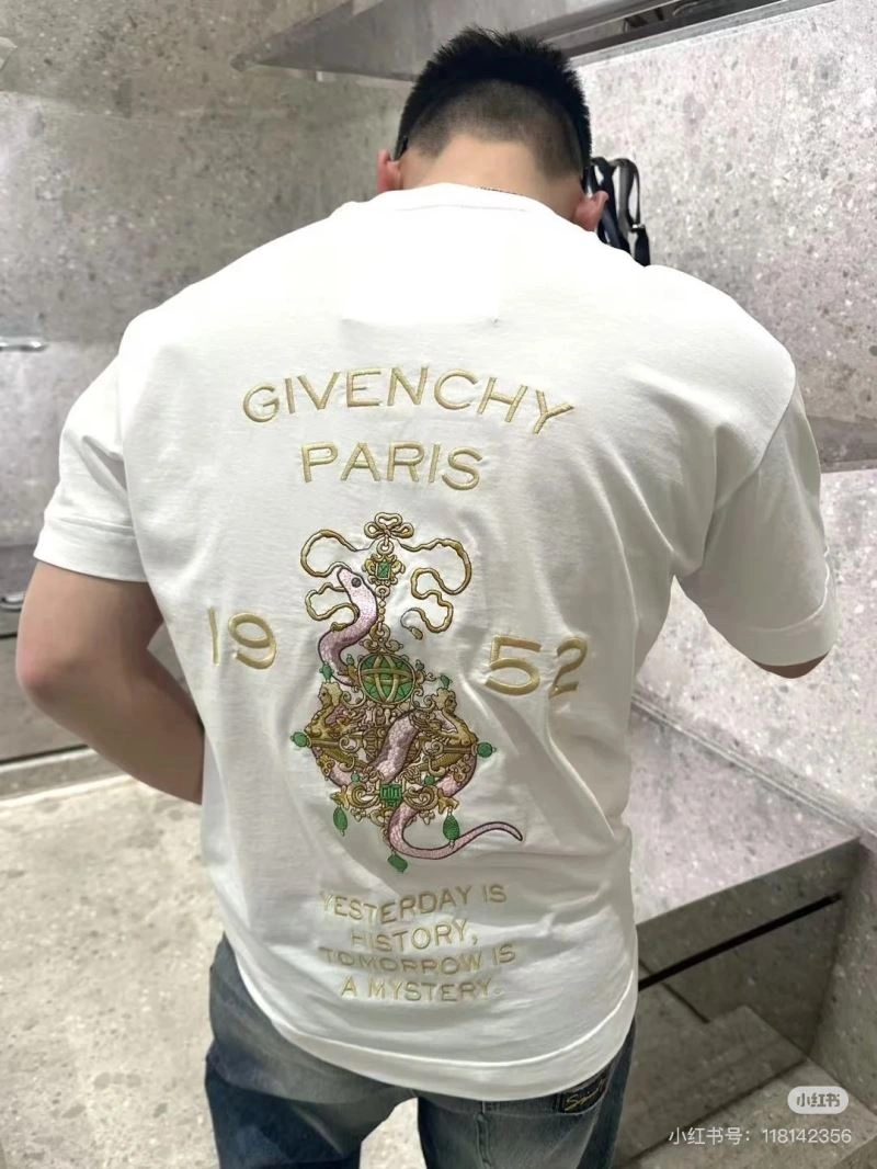 Givenchy T-Shirts Comfortable 124139