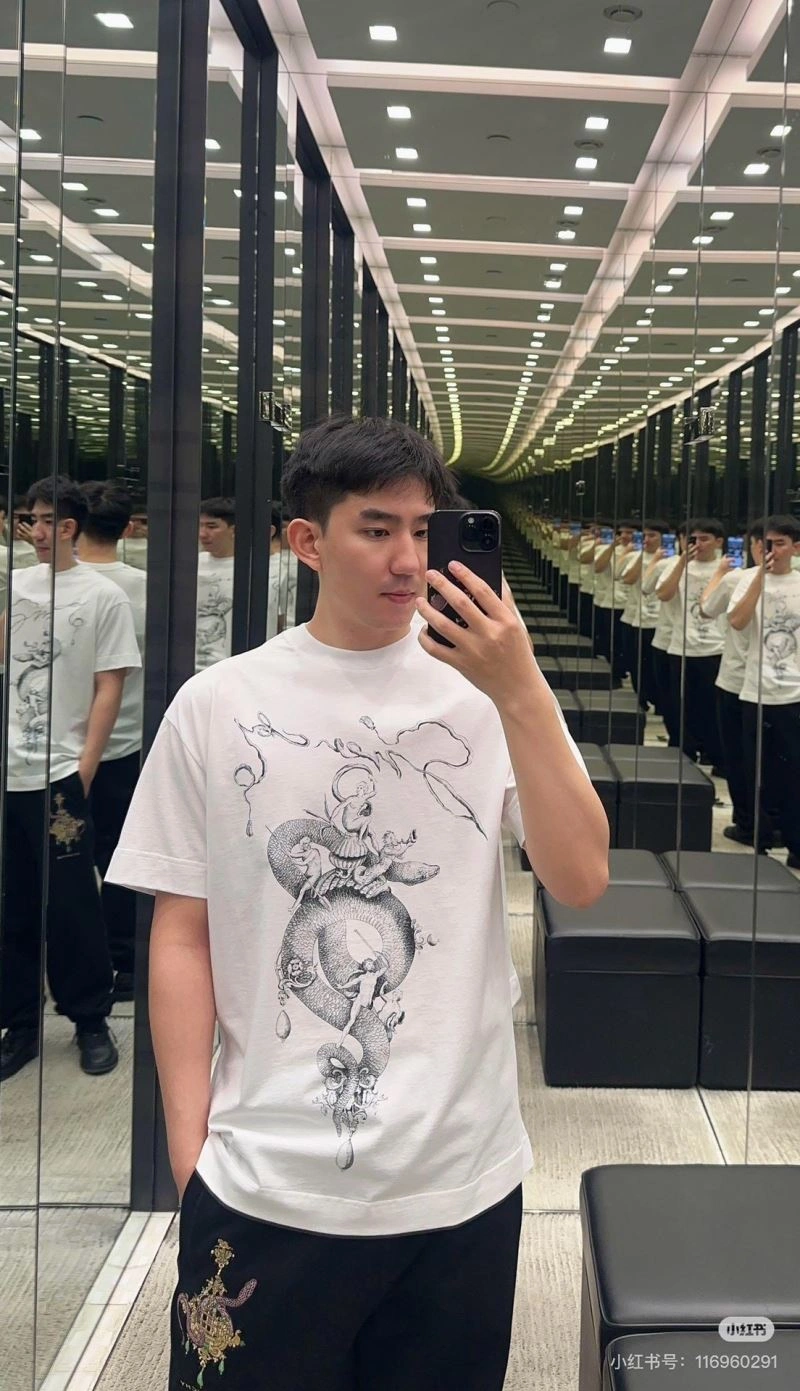 Givenchy T-Shirts FashionForward 124141