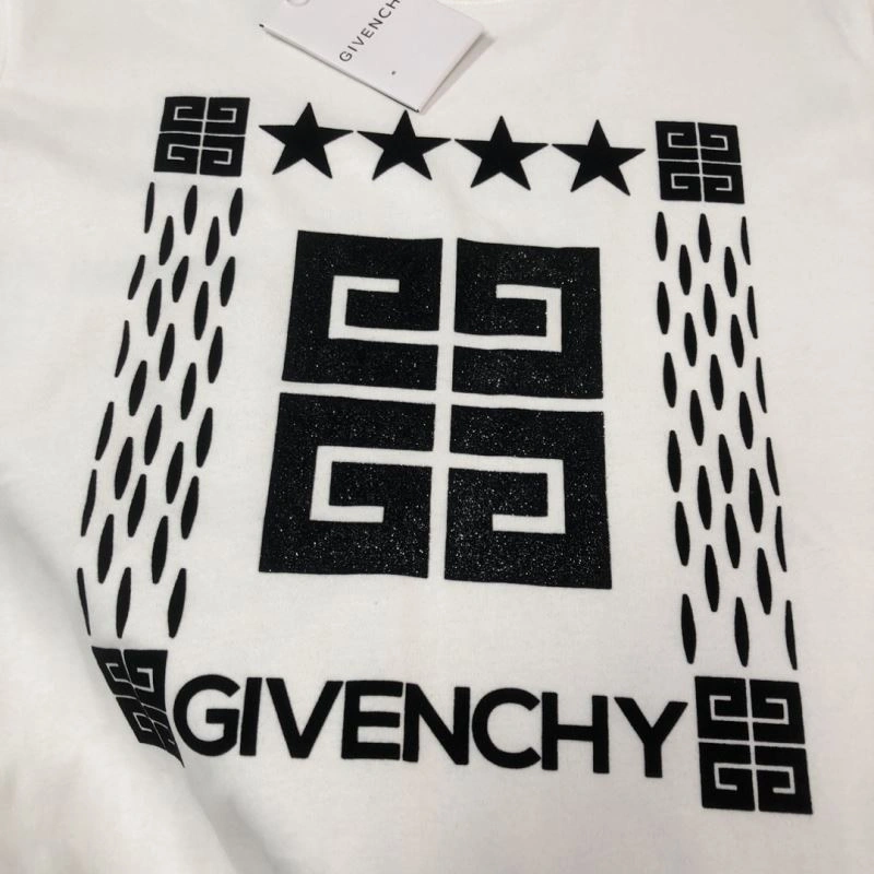 Compact Givenchy T-Shirts 124167