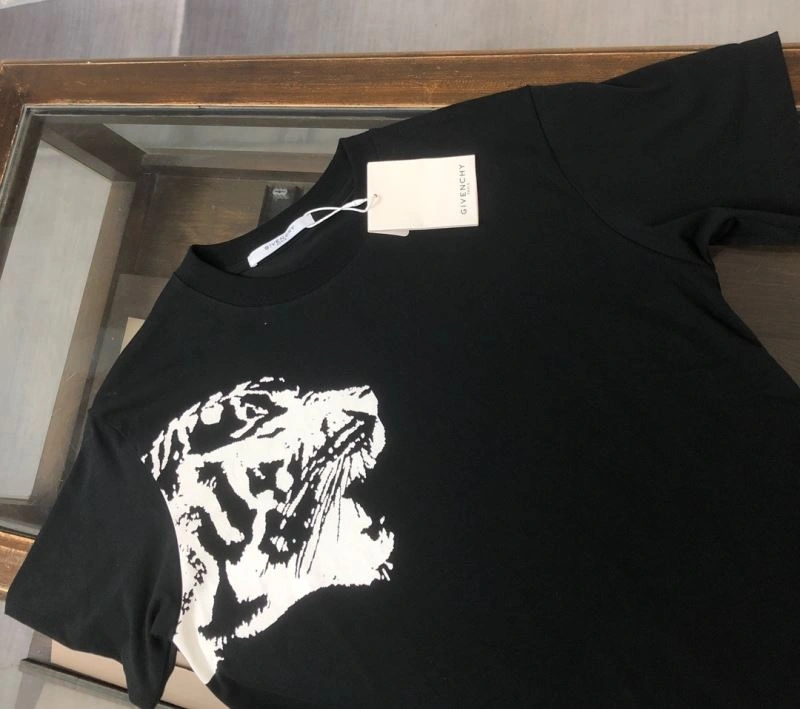 Givenchy T-Shirts OnTrend 124160