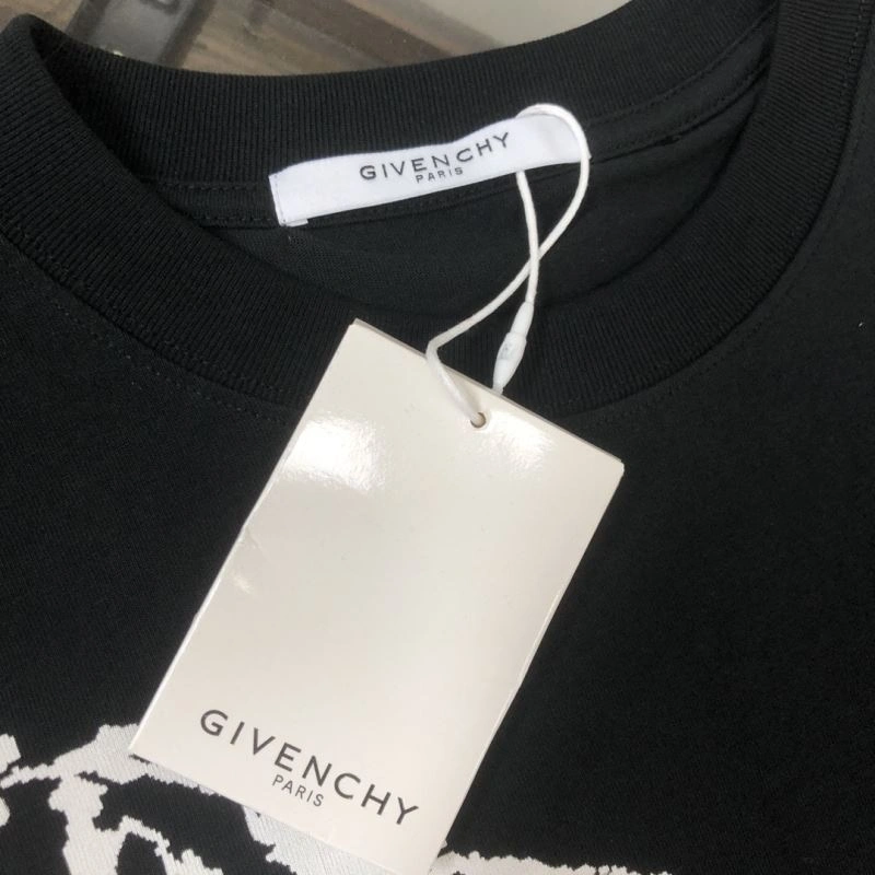 Givenchy T-Shirts OnTrend 124160