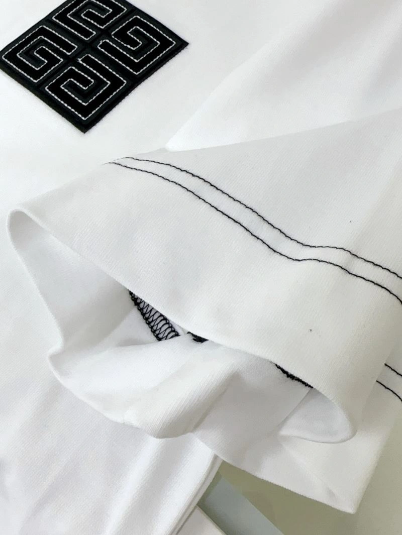 Unisex Givenchy T-Shirts 124097