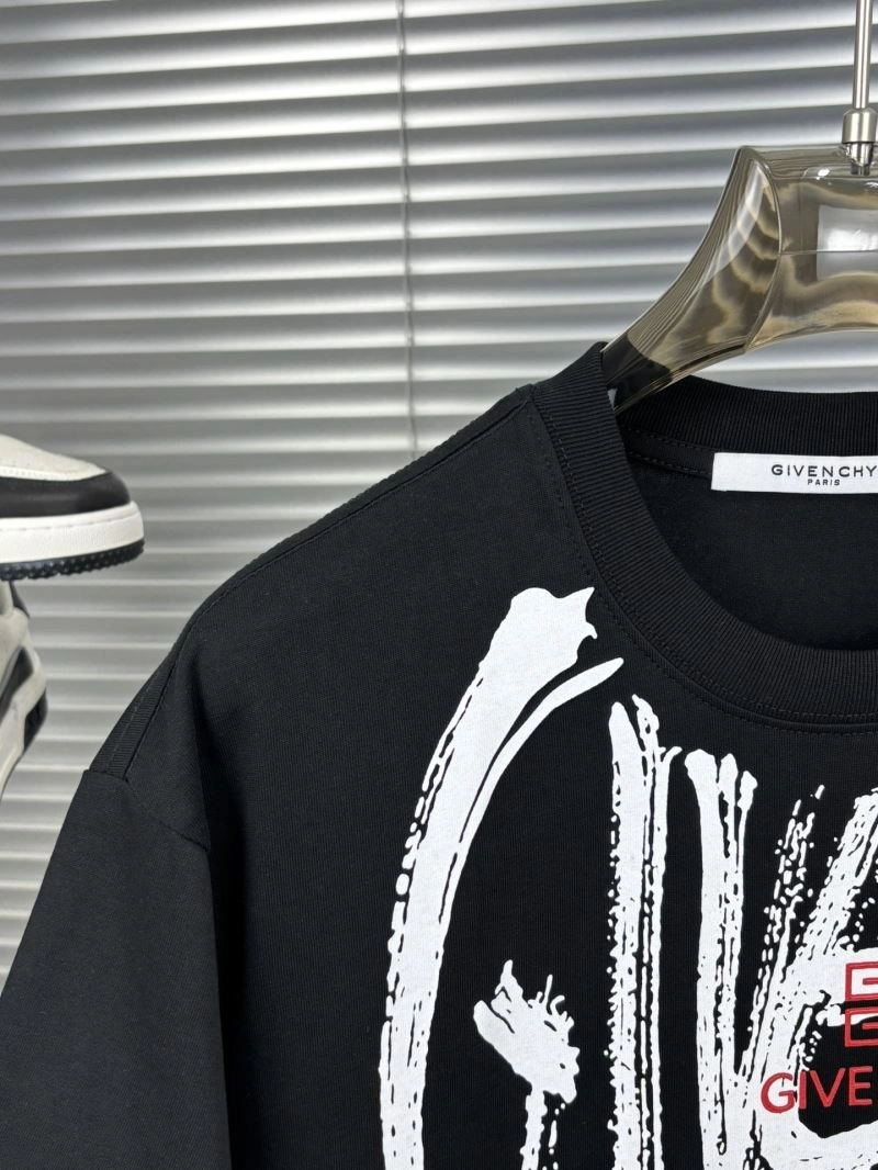 Lightweight Givenchy T-Shirts 124068