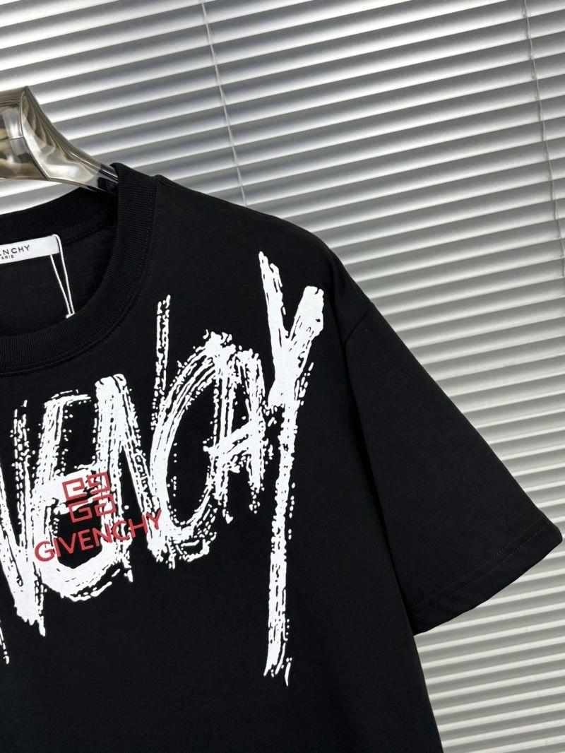 Lightweight Givenchy T-Shirts 124068