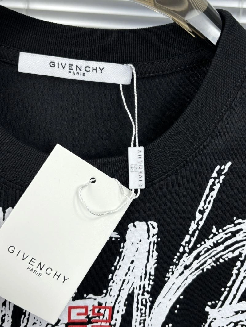 Lightweight Givenchy T-Shirts 124068