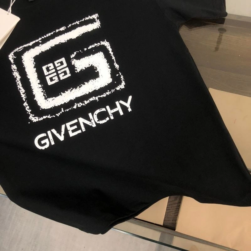 Durable Givenchy T-Shirts 124057