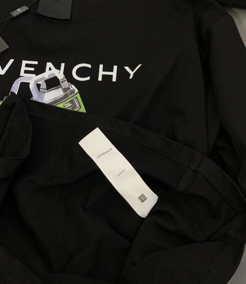 Givenchy T-Shirts EasyMatch 124049
