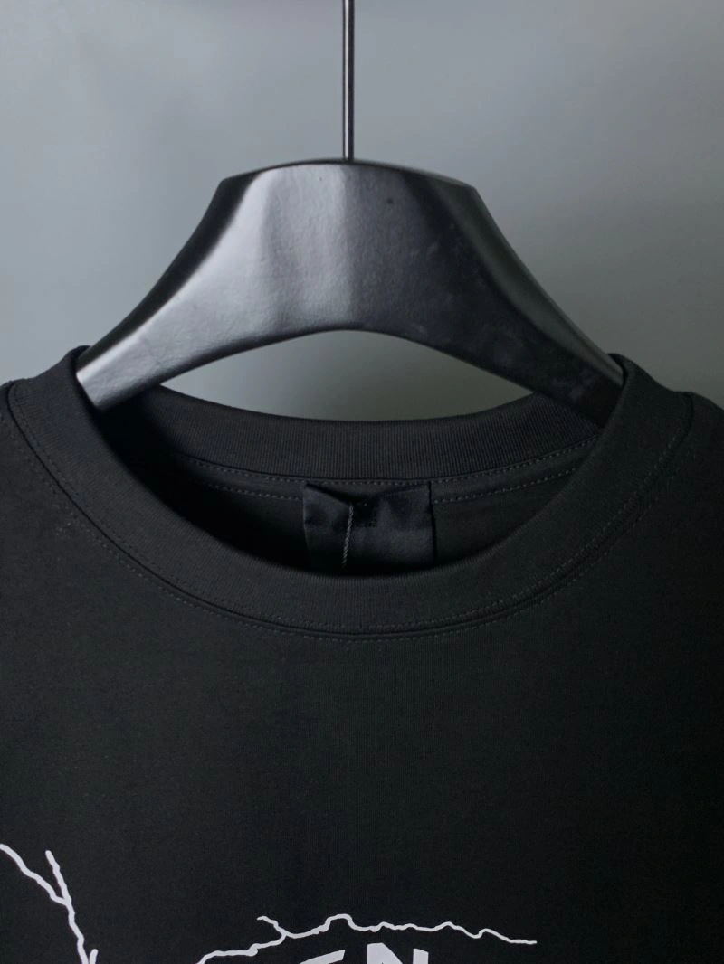 Givenchy T-Shirts FashionForward 124035