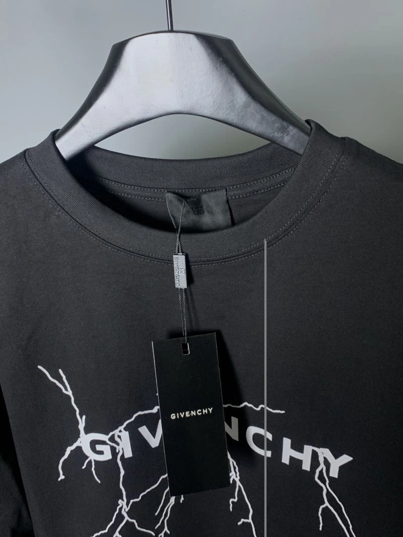 Givenchy T-Shirts FashionForward 124035