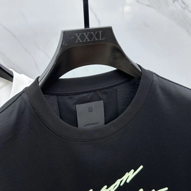 Sustainable Givenchy T-Shirts 124052