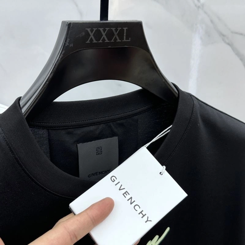 Sustainable Givenchy T-Shirts 124052