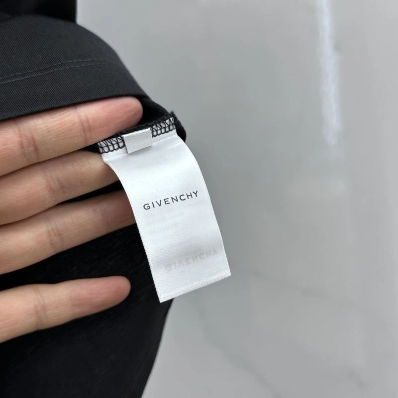 Sustainable Givenchy T-Shirts 124052