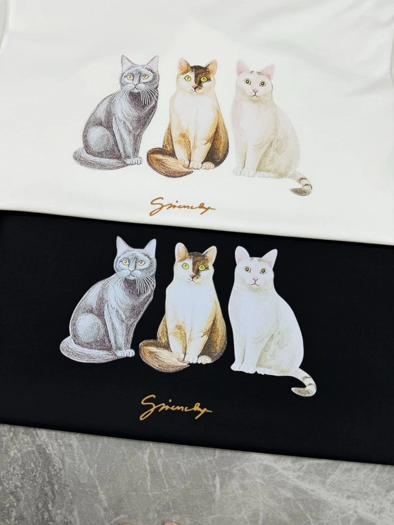 UrbanChic Givenchy T-Shirts 124045