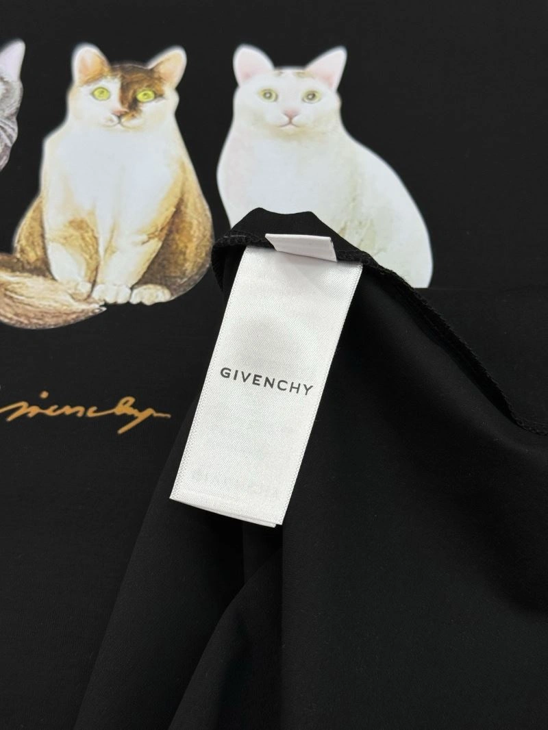 UrbanChic Givenchy T-Shirts 124045