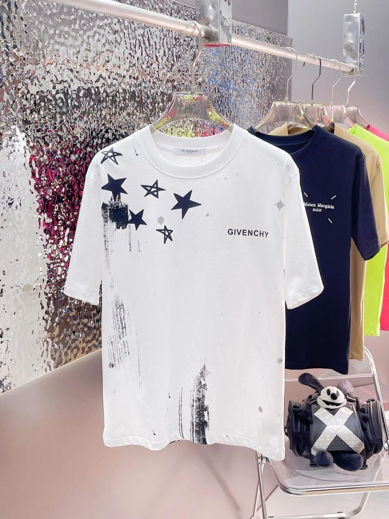 ComfortFit Givenchy T-Shirts 124028