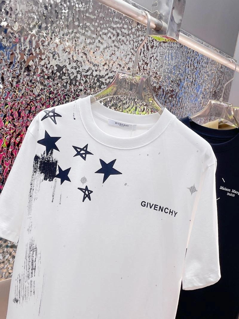 ComfortFit Givenchy T-Shirts 124028