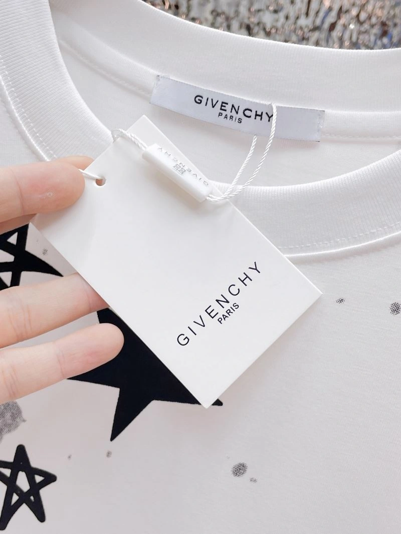 ComfortFit Givenchy T-Shirts 124028