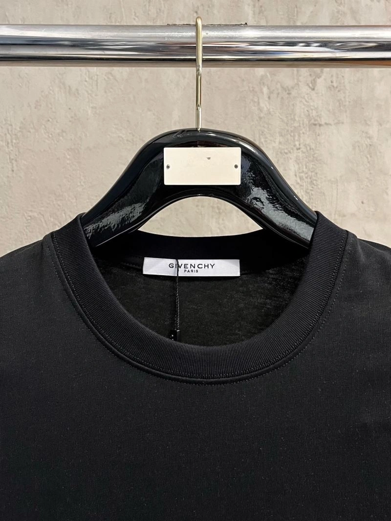 Elegant Givenchy T-Shirts 124020
