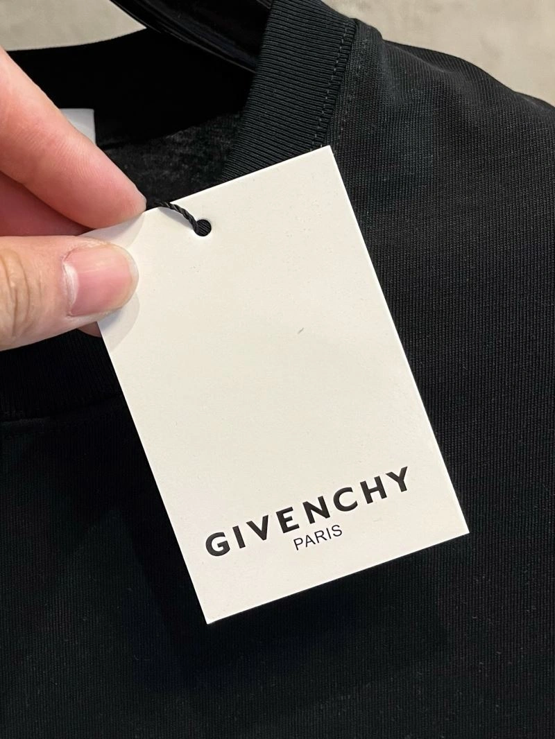 Elegant Givenchy T-Shirts 124020