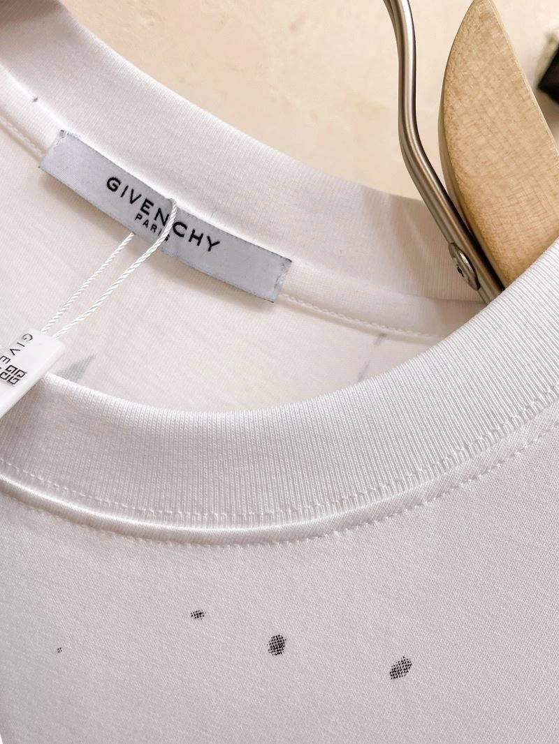 Givenchy T-Shirts Effortless 124001