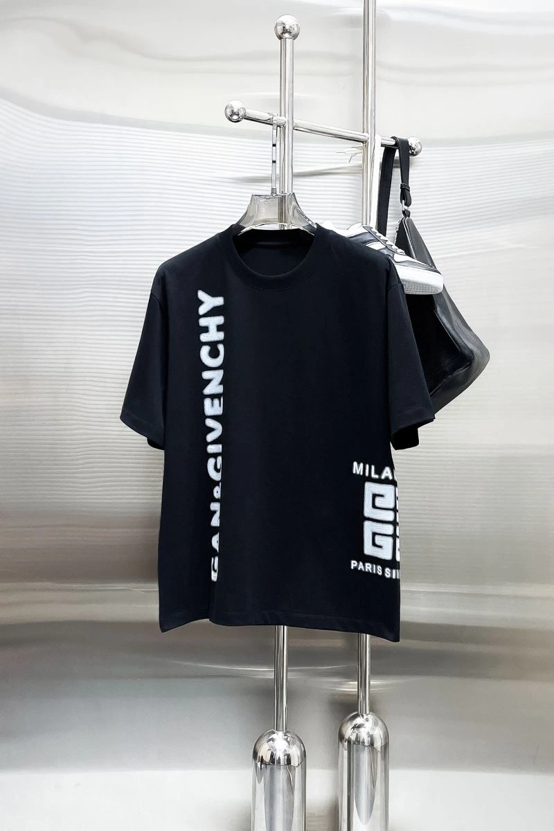 Givenchy T-Shirts Efficient 123977