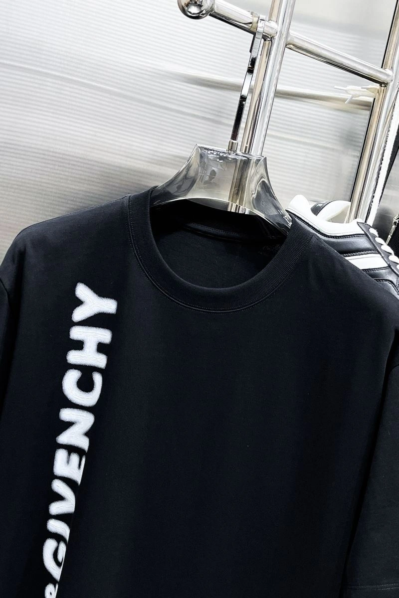 Givenchy T-Shirts Efficient 123977