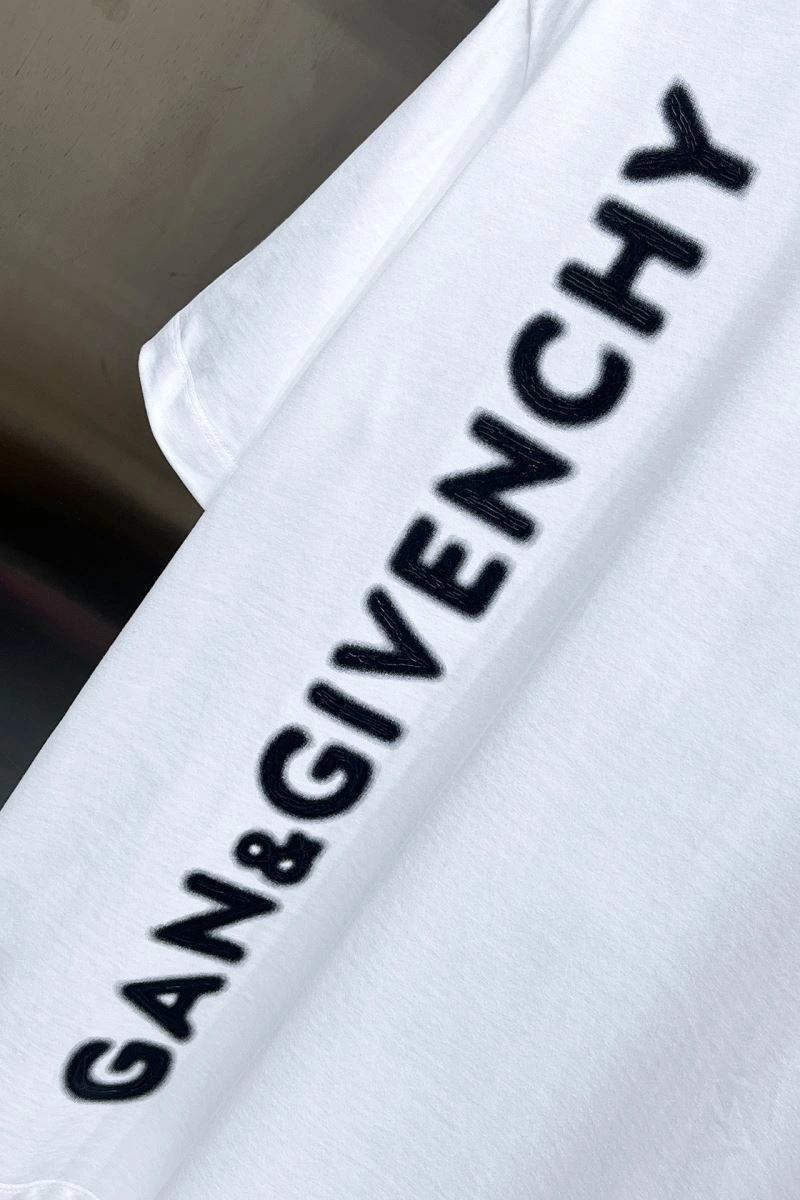 Breathable Givenchy T-Shirts 123957