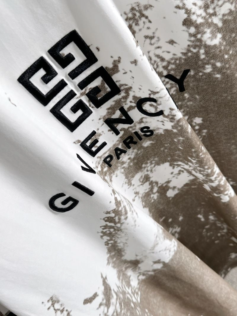 Flexible Givenchy T-Shirts 123966
