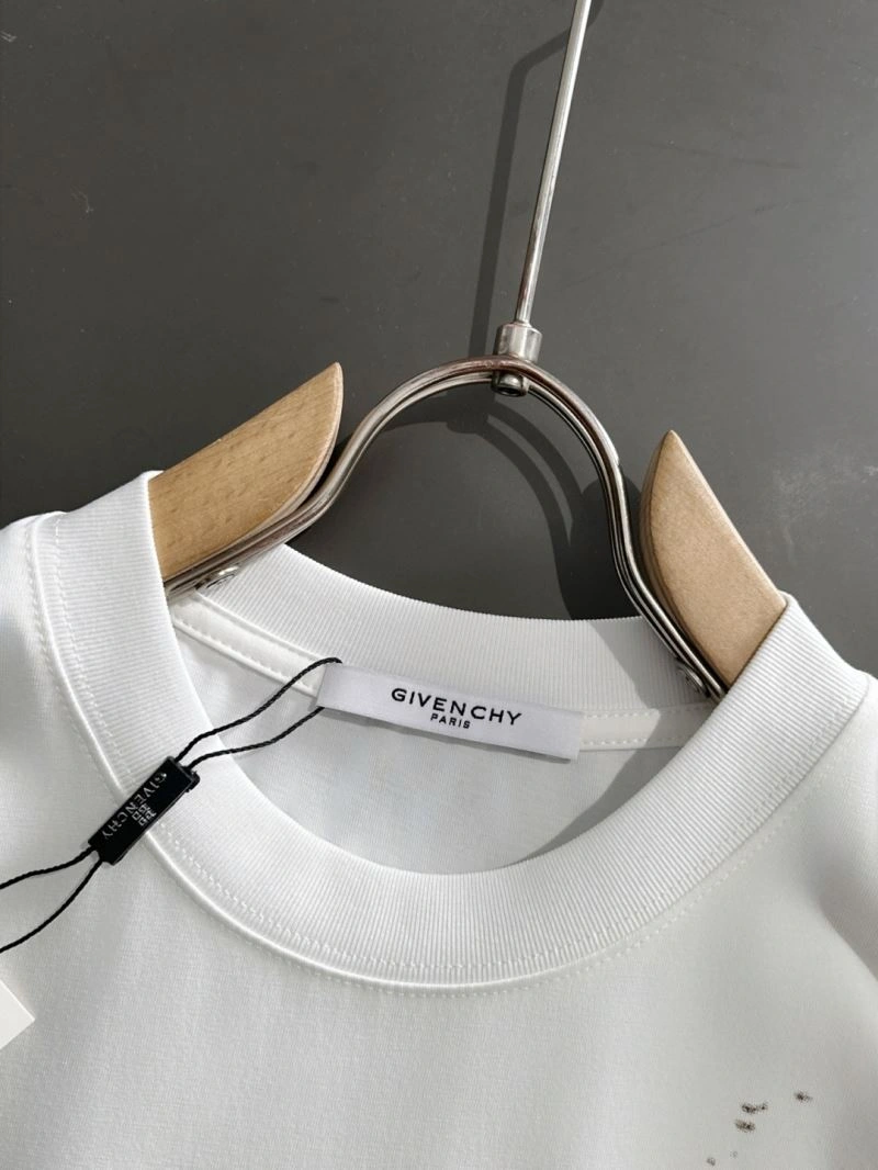Flexible Givenchy T-Shirts 123966