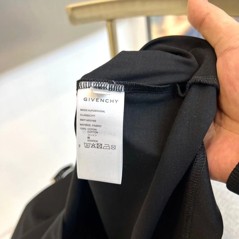 FlexibleFit Givenchy T-Shirts 123967
