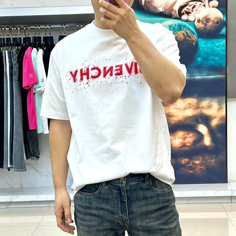 Givenchy T-Shirts UrbanChic 123950