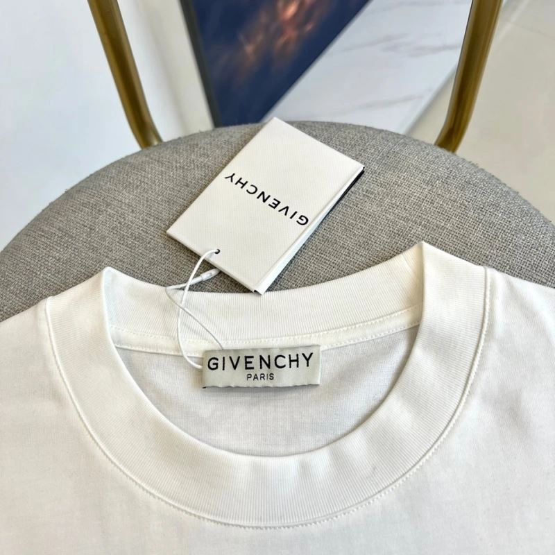 Givenchy T-Shirts UrbanChic 123950