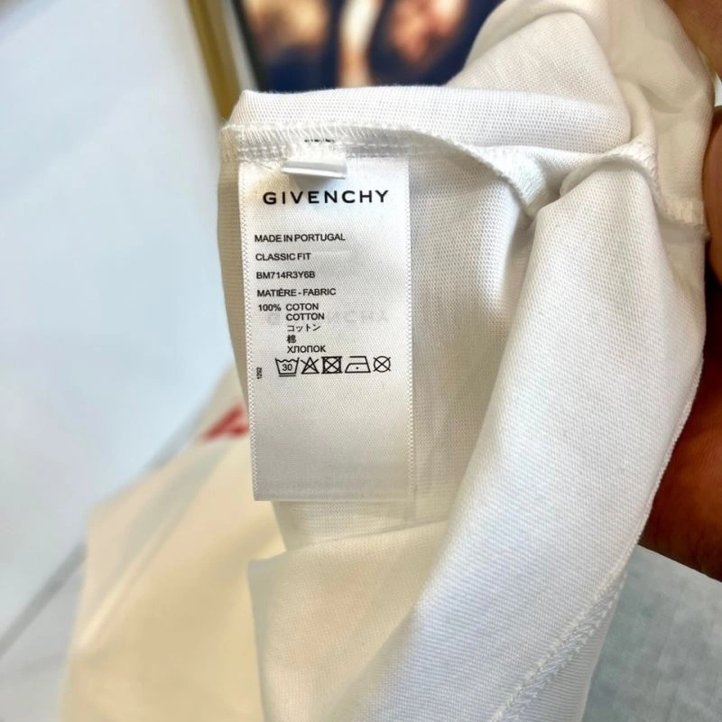 Givenchy T-Shirts UrbanChic 123950